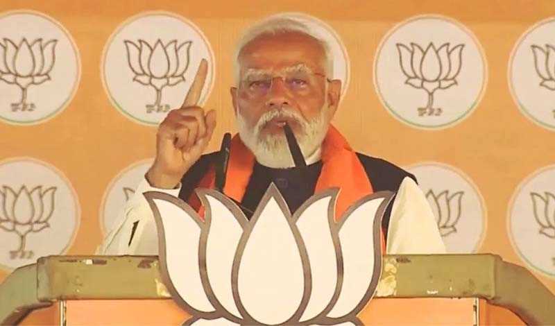 बाबा साहब अंबेडकर भी आकर कहें तो भी नहीं बदल सकता संविधान : पीएम मोदी